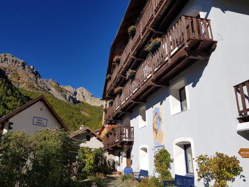 Arvieux House | La Girandole Chambre d'hôtes et Location d'appartement