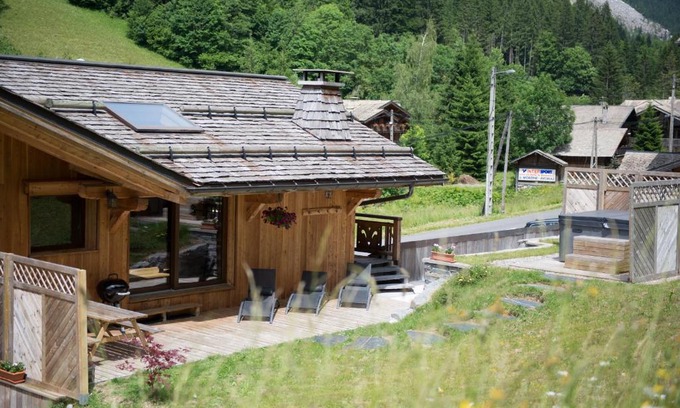 Morzine Ski Chalet | La Grande Ourse
