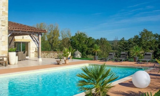 Monsempron-Libos House | La Grange aux Cyprès, Charming gîte for 2 people