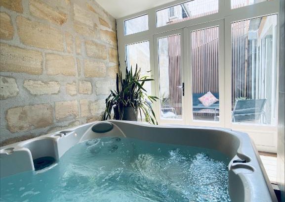 Saint-Bruno - Saint-Victor Apartment | La King Le 50 Suites and SPA