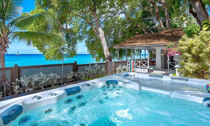 Bowling Alley Hill House | La Lune is a vibrant and light-filled home, executed with striking simplicity yet flawless quality