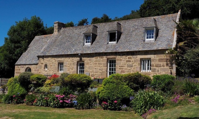 Trebeurden House | La Maison de Goas Lagorn, haven of peace and tranquillity 100m from the beach
