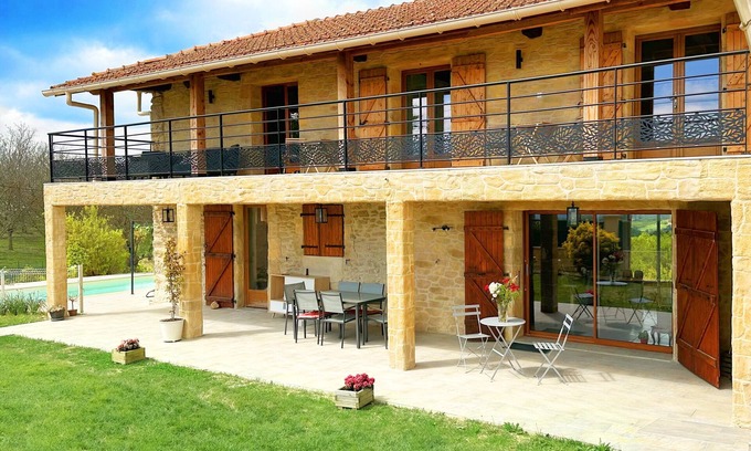 Saint-Lattier Apartment | La Maison des Crêtes - Gîte with view of the Vercors mountains