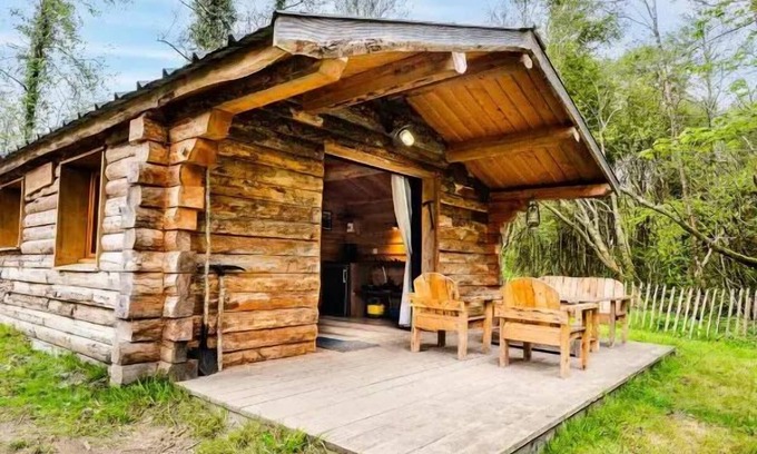 Locmaria-Berrien Ski Chalet | La maison des mineurs - 2 rooms - no bathroom 4 people