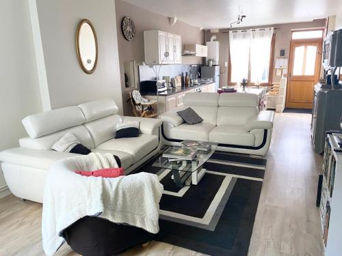 Loches House | La Maison des Remparts - Gite 3 etoiles pour 8 pers a Loches
