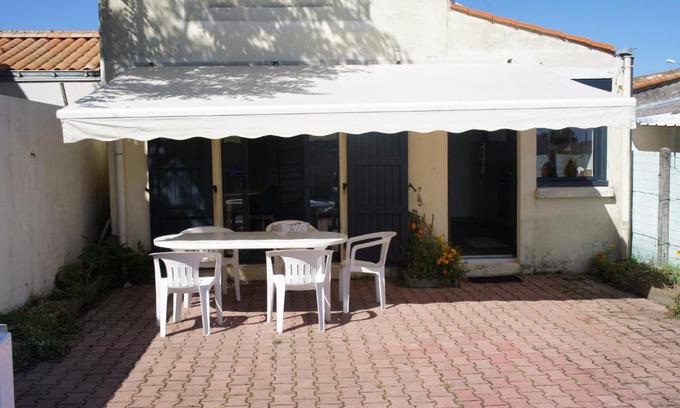 La Tranche-sur-Mer House | la maison du pêcheur