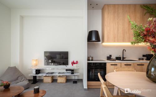 Peiraiki Apartment | La Mer Apartment by LobbySquare