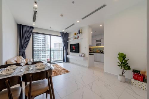 District 9 Apartment | LA Nest 2bed - Blue Nest