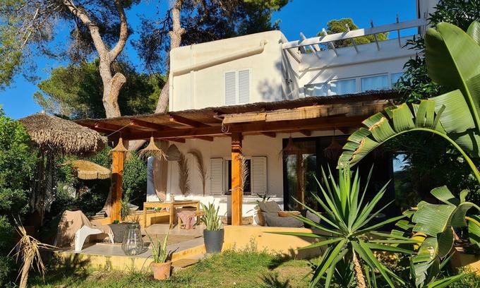 Cala Vadella Apartment | La Pause, apartment 2 bedrooms 2 bathrooms on the garden level Cala Vadella
