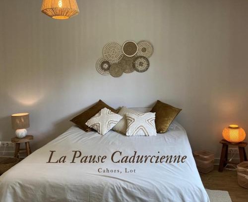 Cahors Bed & Breakfast | La Pause Cadurcienne, table et chambre d'hôtes