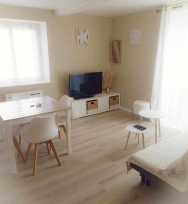 Saint-Germain-Lespinasse Apartment | La Pluméria Appartement 2 chambres