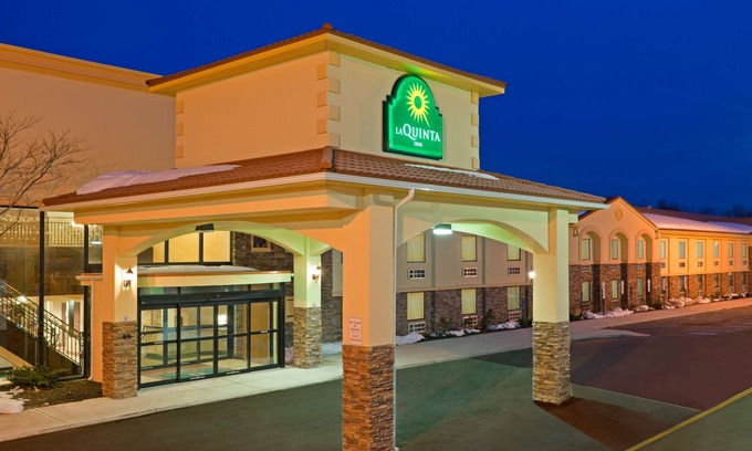 West Long Branch Hotel | La Quinta Inn by Wyndham West Long Branch