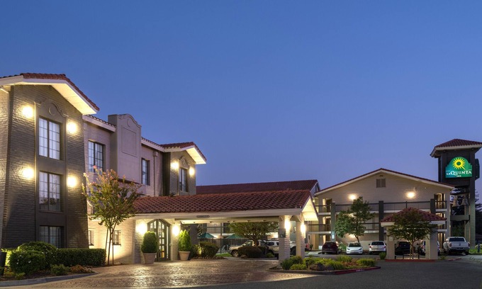 Foothill Farms Hotel | La Quinta Inn by Wyndham Sacramento North