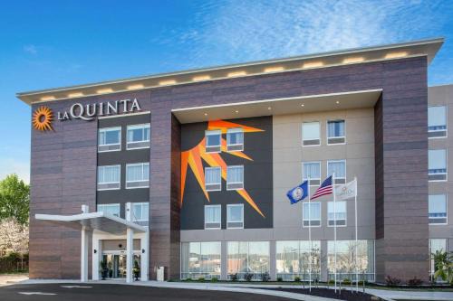 Manassas Hotel | La Quinta Inn & Suites by Wyndham Manassas, VA- Dulles Airport