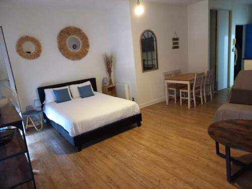 Cognac Apartment | La Résidence immeuble proche place François 1er