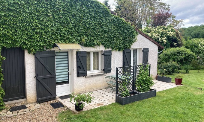 Sauvigny-les-Bois House | La Sauvignoise, outbuilding in the countryside.