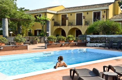 Archi House | La Terra Del Mezzo
