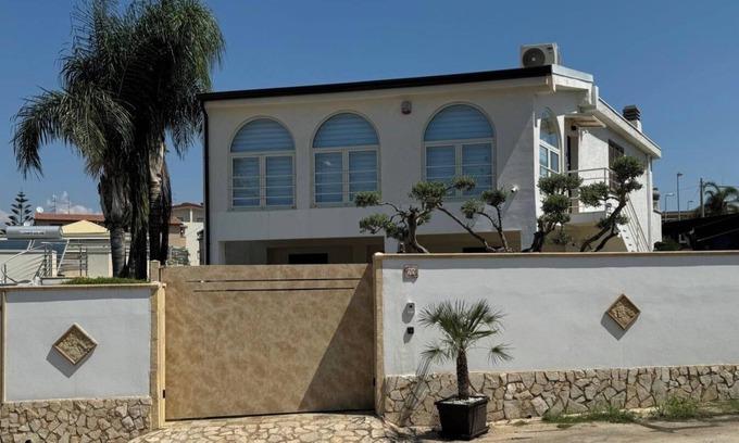San Leone Villa | " La Terrazza sul Tramonto " Apartment in a villa near the sea in San Leone.
