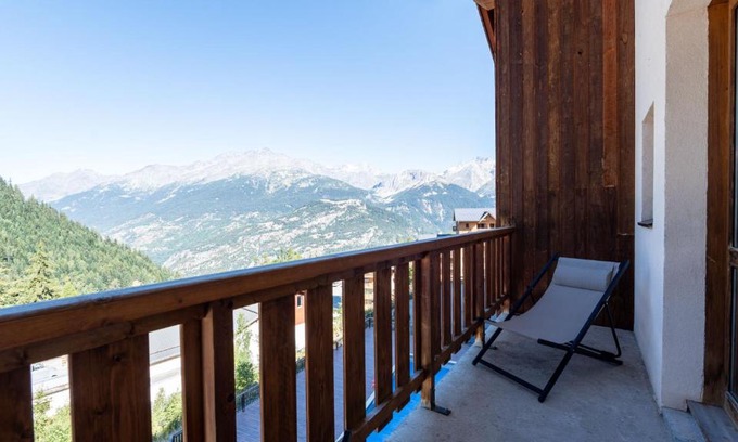 Valfrejus Apartment | La Turra 414 - Appt skis au pied 6 pers