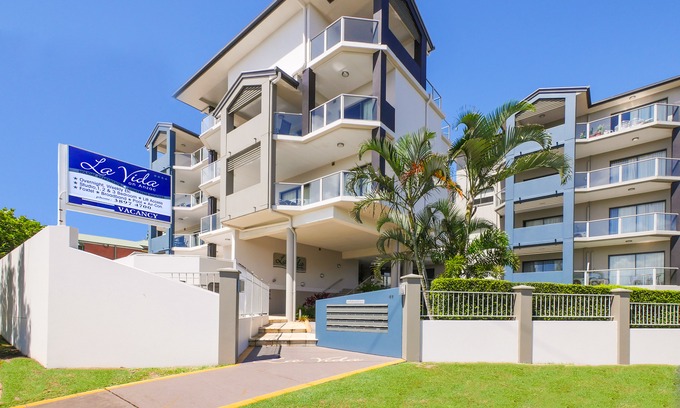 Redcliffe Hotel | La Vida on Anzac