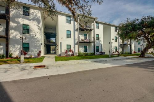 LaBelle Apartment | LaBelle Apartment, Close to Parks!