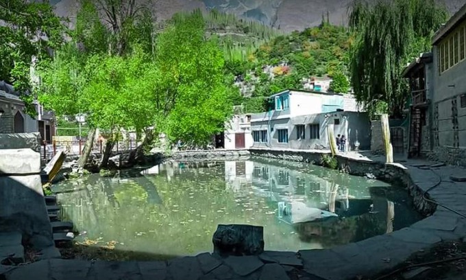Karimabad Hotel | Lady Finger Guest House And Lodge