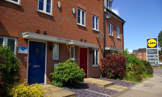 Grimsby House | Ladysmith Complex (8 Bedrooms) - Serviced Accomodation