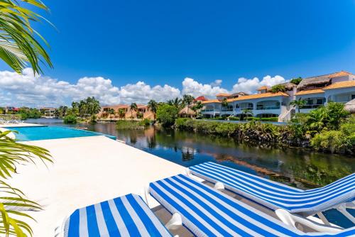 Puerto Aventuras Apartment | Lagoonfront Apartment with Pool and Beach Access