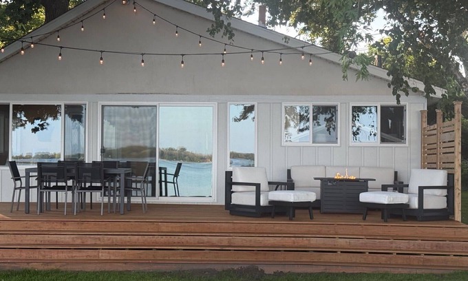 Rockville Cabin | Laid-Back Lake Getaway- Amazing Views, Private Beach&Dock, Chill Deck, 2BR, 1BA