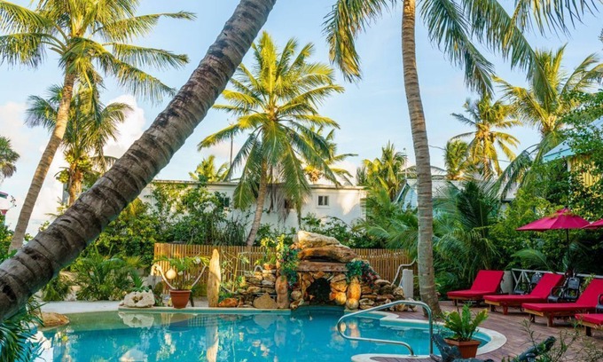 Caye Caulker House | Laid-back luxury in the quiet end of village just a moments walk to everything!