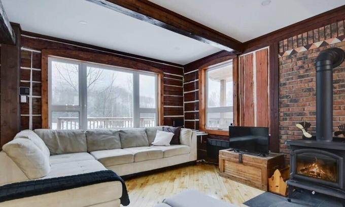 Saint-Raymond Ski Chalet | Lakaban | Forest Hideaway | Fireplace, Comfort & Privacy