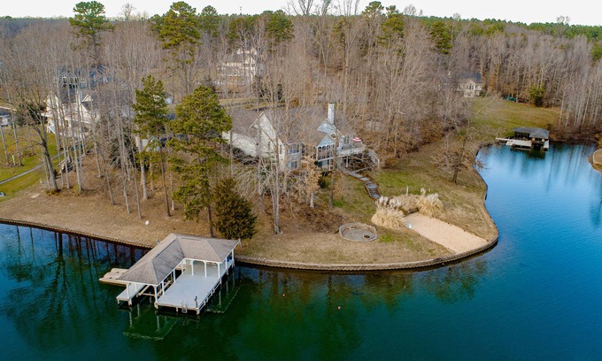Mineral House | Lake Anna Waterfront Oasis with a firepit and boat dock