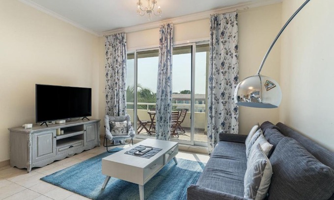 Dubai Investment Park Apartment | Lake Apartments - 1BR Apartment - Allsopp&Allsopp