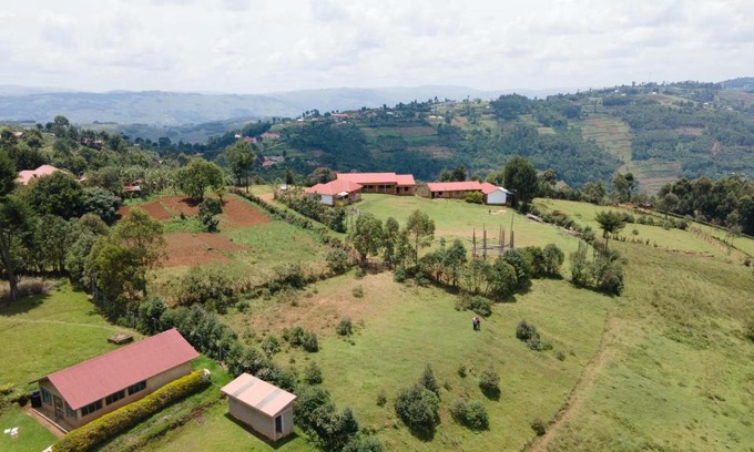 Kabale District Hotel | Lake bunyonyi View Lodge