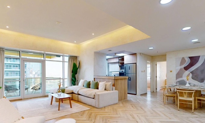 Jumeirah Lake Towers Apartment | Lake City Tower - Upgraded Two Bedroom in JLT