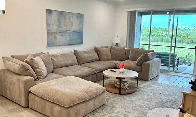 Biggar Condo | Lake Club Retreat-New-Peaceful Luxury Escape in a Great Location! Every amenity!