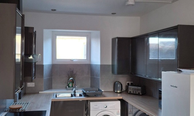 Cockermouth Apartment | Lake District Escape: Charming 3-bedroom apartment in Cockermouth with WiFi