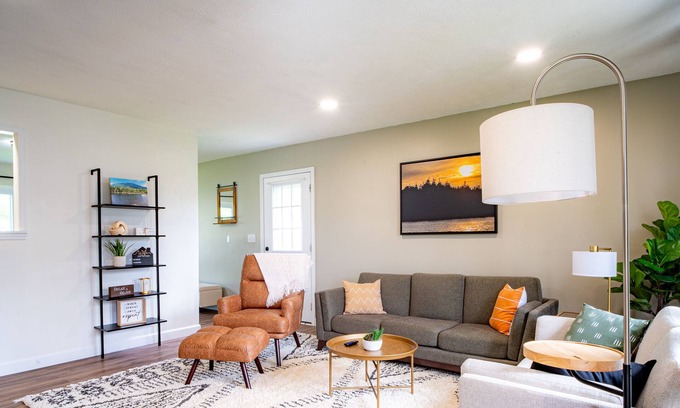 Vermilion House | Lake Erie Breeze:Your Restful Vermilion 3BR Vacation Home close to Cedar Point