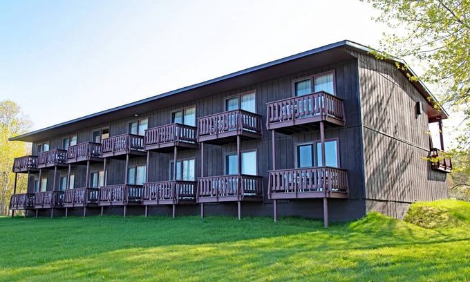 Copper Harbor Hotel | Lake Fanny Hooe Resort- 2nd floor, 2 bed with Balcony