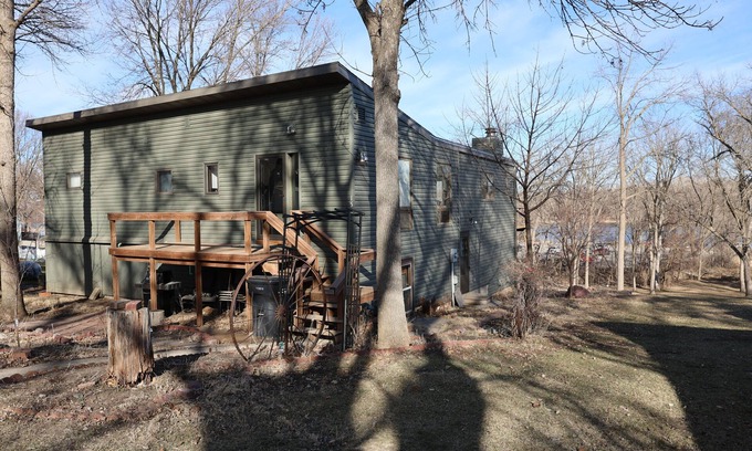 Arnolds Park House | Lake front, HUGE yard and deck, walking distance to the heart of Okoboji