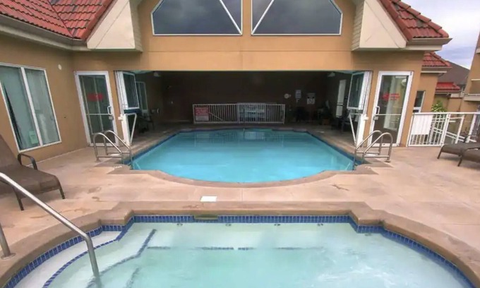North End Condo | Lake Front Oasis