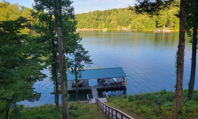 Big Creek Cottage | Lake Front Prop, includes two kayaks, canoe, covered dock with jet ski dock