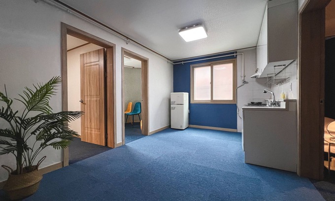 Songpa House | Lake Frontage Modern House (15min walk to Lotteworld)