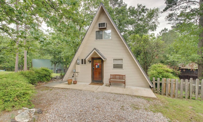 Mid America Cabin | Lake Hamilton Cabin: Boating Getaway!