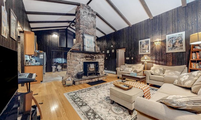 Lake Harmony Estates House | Lake Harmony - Pineknoll Drive Retreat