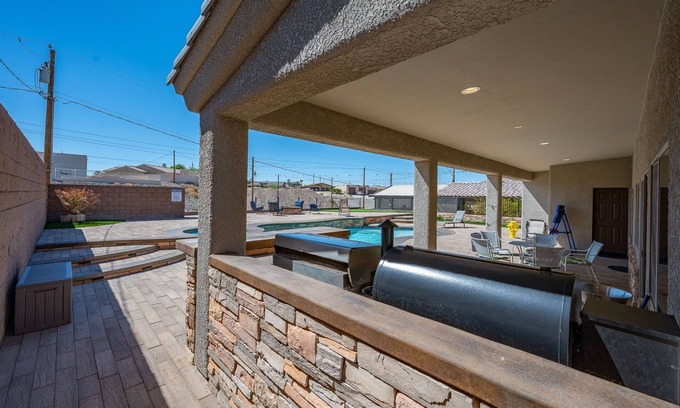 Lake Havasu City House | Lake Havasu Luxury Oasis: Heated Pool/spa Mini golf