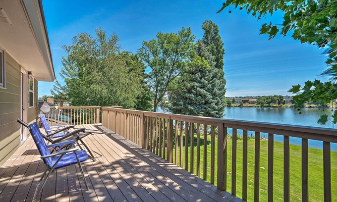 Moses Lake House | Lake House w/Hot Tub - 1 Mi to Surf 'n Slide