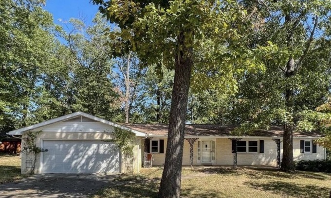 Mountain Home House | Lake House with Direct Access to Lake Norfork!