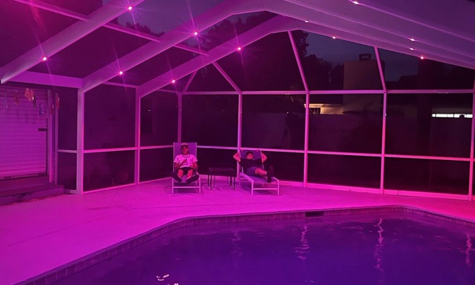 Winter Haven House | LAKE HOUSE WITH PRIVATE Free HEATED POOL & GAME ROOM 4 min FROM LEGOLAND