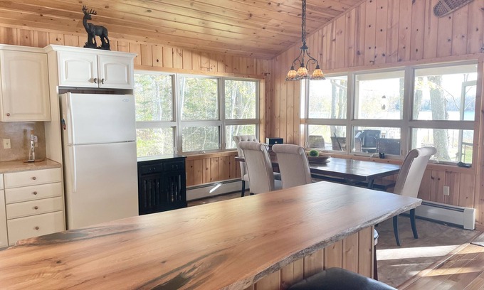 Levering Cottage | Lake living at its finest in this comfy cottage